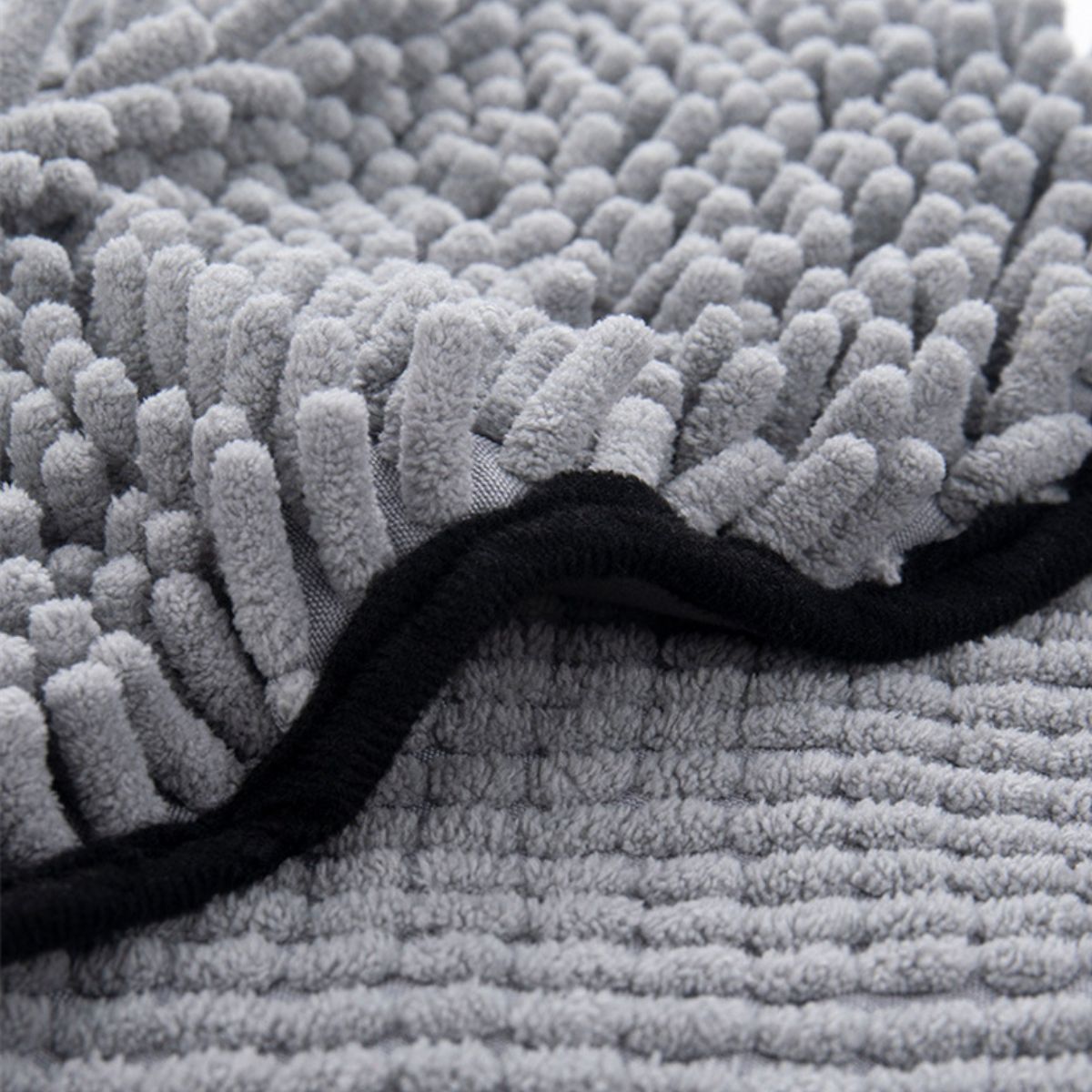 Microfibre Dog Towel – Super Absorbent & Quick-Dry, Double Pockets