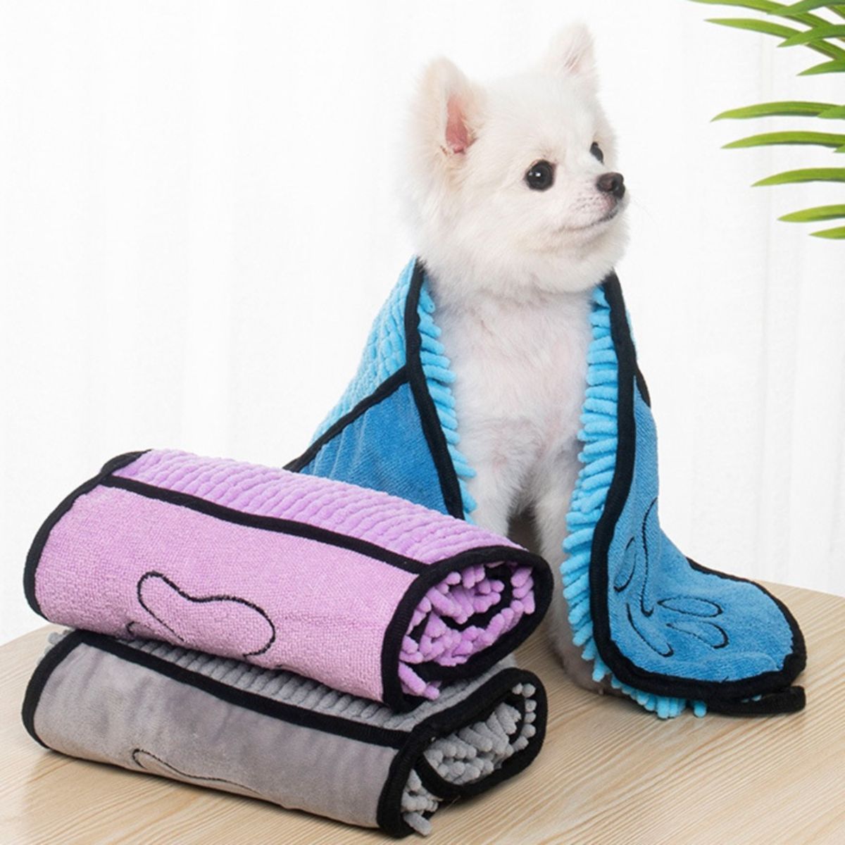 Microfibre Dog Towel – Super Absorbent & Quick-Dry, Double Pockets