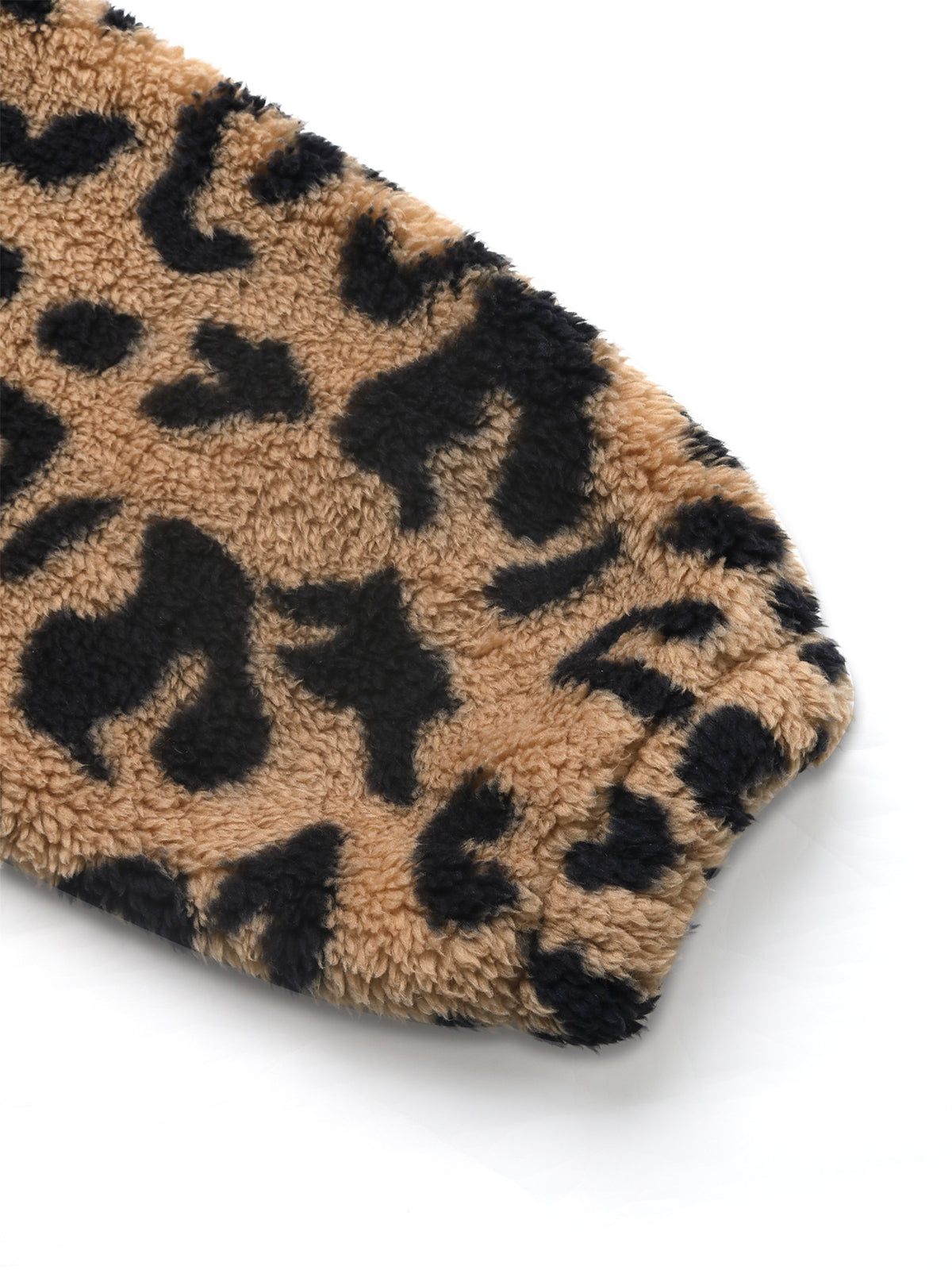 Leopard print teddy fleece sleeve and cuff detail