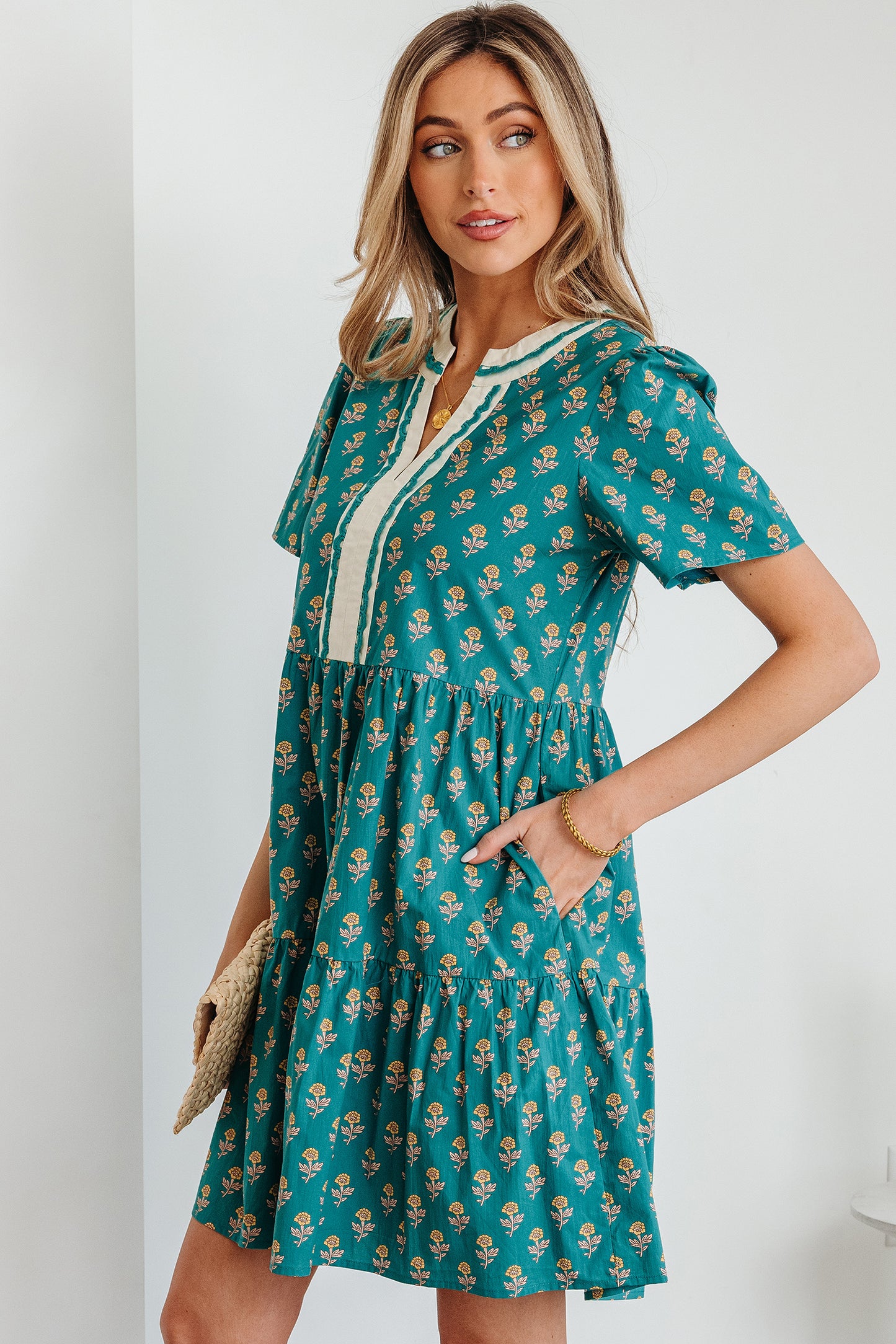 Women's Green Floral V Neck Short Sleeve Summer Mini Dress