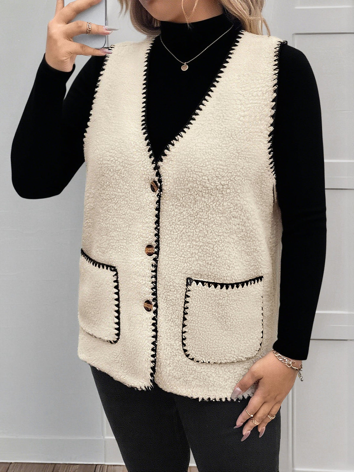 Women's Teddy Waistcoat in Cream, view 7