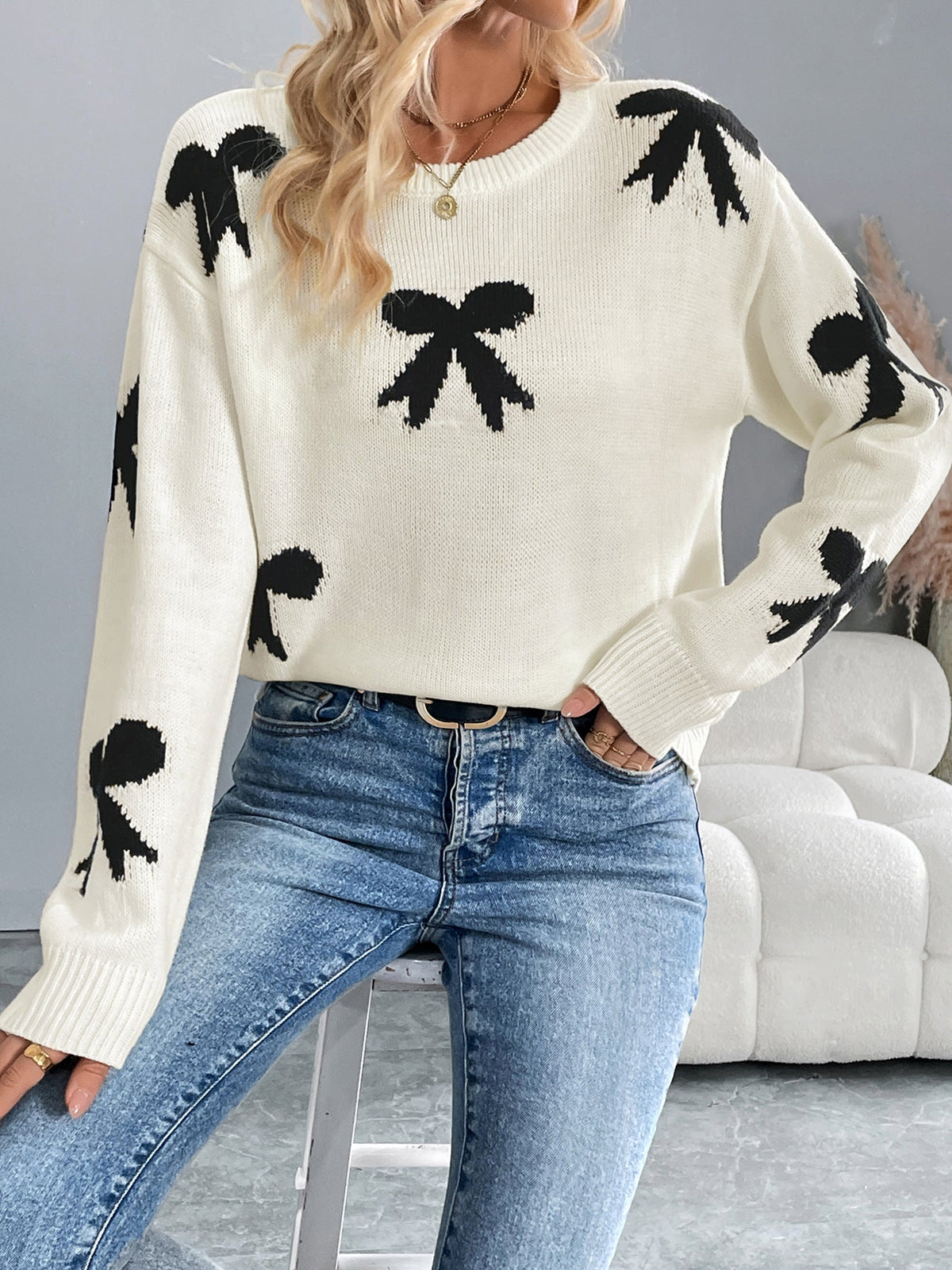 Women's Bow Pattern Jumper in Cream, view 5