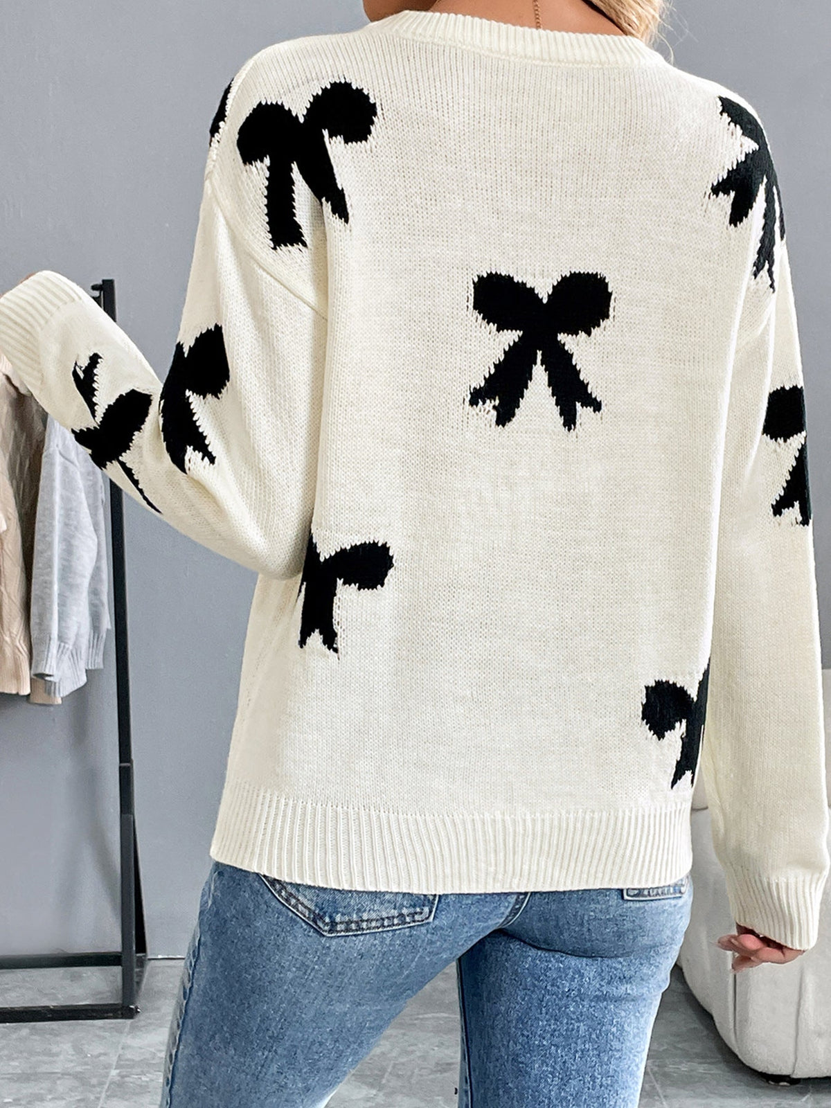 Women's Bow Pattern Jumper in Cream, view 6